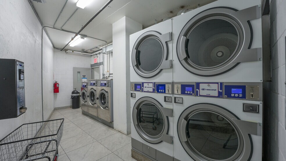 More Photos Of 9501 37th Ave, Flushing Apartments For Sale