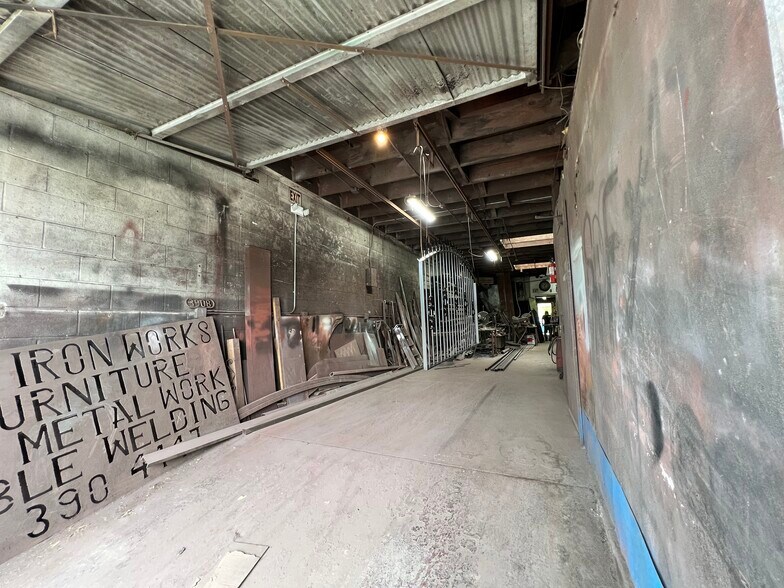 More Photos Of 6764 S Centinela Ave, Culver City Warehouse For Sale