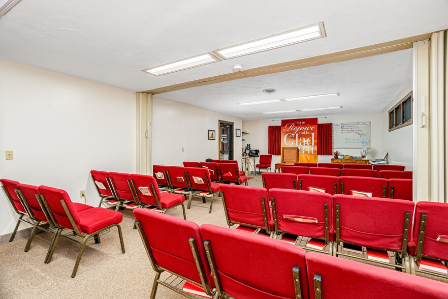 More Photos Of 40 Summer St, Fitchburg Office For Sale