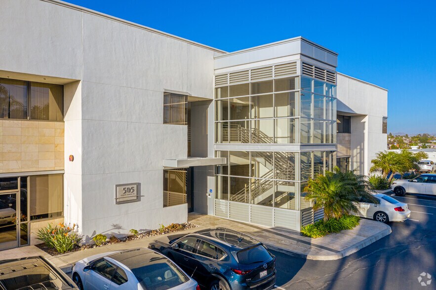 More Photos Of 505 Lomas Santa Fe Dr, Solana Beach Office For Lease