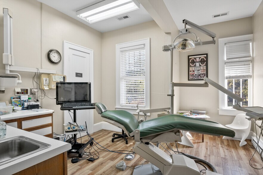 More Photos Of 614 S Main St, Blacksburg Medical For Sale