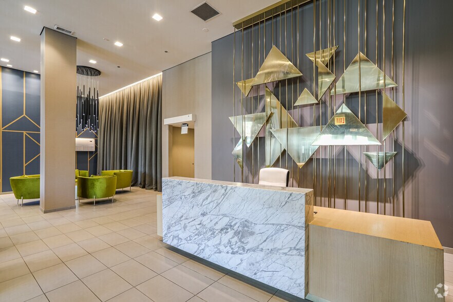 More Photos Of 2623-2627 N Clark St, Chicago Apartments For Lease