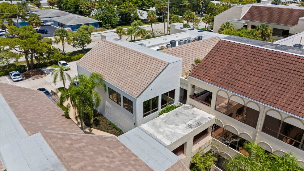 More Photos Of 900 SE Ocean Blvd, Stuart Medical For Sale
