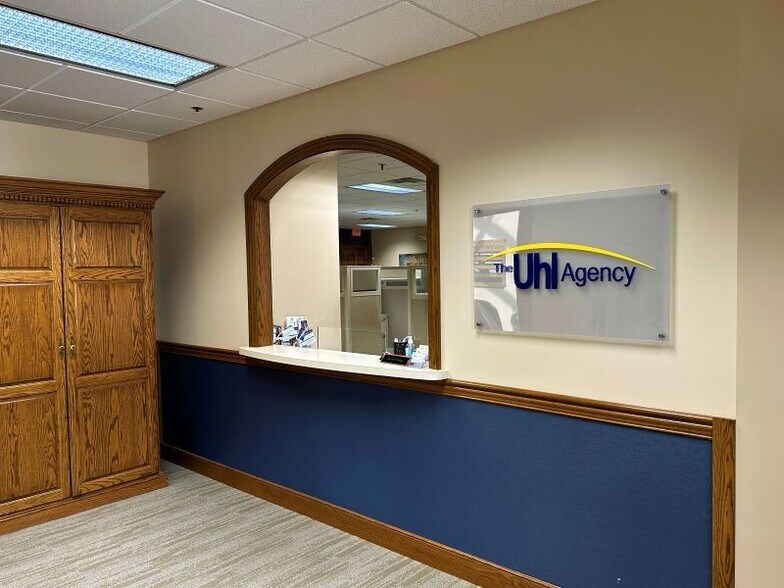 More Photos Of 7755 Paragon Rd, Dayton Medical For Lease