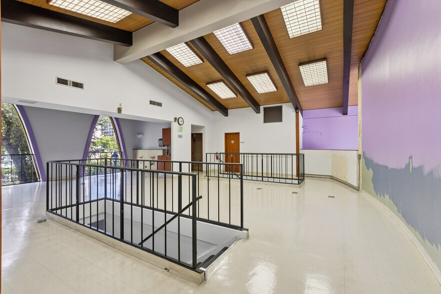 More Photos Of 951 Monroe St, Santa Clara Freestanding For Sale