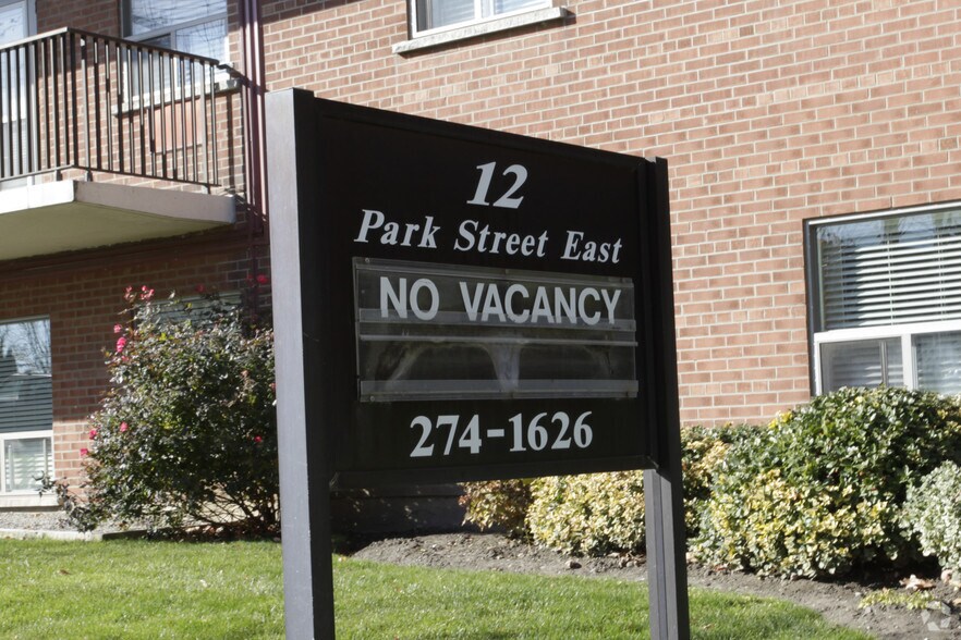 More Photos Of 12 Park St E, Mississauga Apartments For Sale