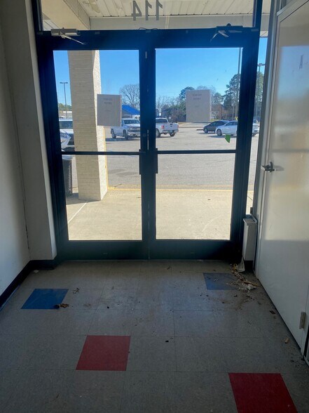 More Photos Of 5701 Yadkin Rd, Fayetteville Unknown For Lease