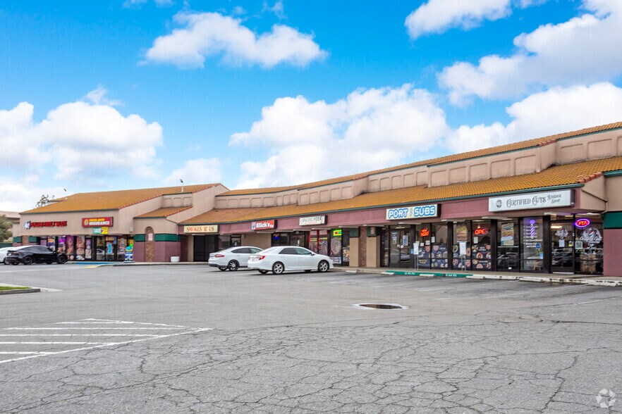 More Photos Of 3759 W Shaw Ave, Fresno Unknown For Lease