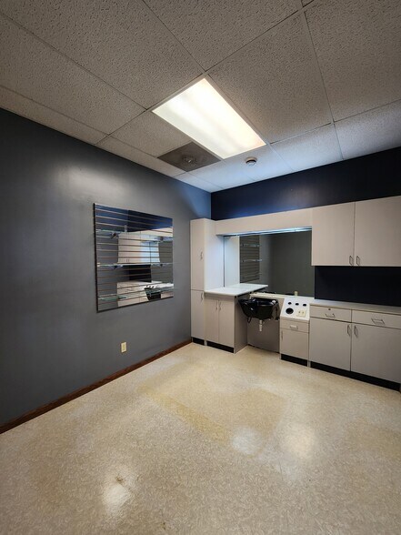More Photos Of 935 Horicon St, Mayville Unknown For Lease