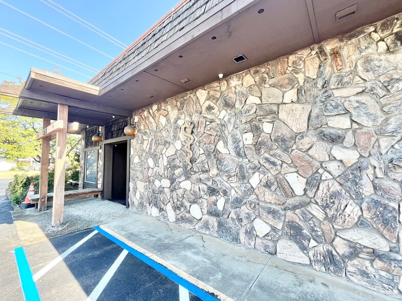 More Photos Of 408 Sunrise Ave, Roseville Storefront Retail Office For Sale