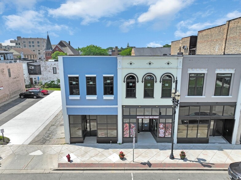 More Photos Of 5814 6th Ave, Kenosha Restaurant For Lease