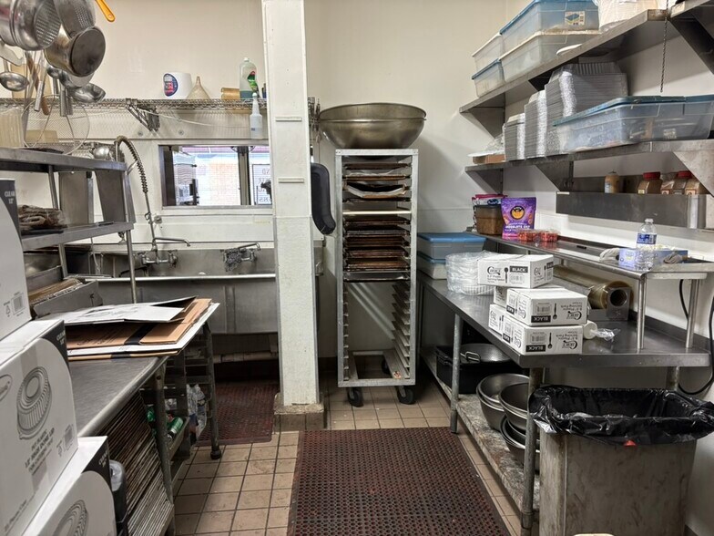 More Photos Of 7800 Montgomery Ave, Elkins Park General Retail For Lease