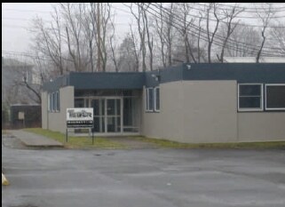 More Photos Of 122 E Railroad Ave, West Haverstraw Showroom For Lease