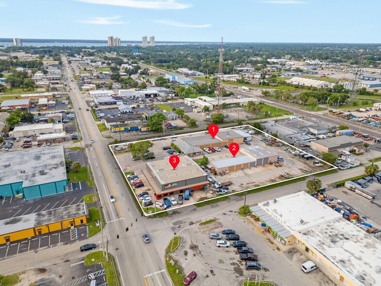 More Photos Of 2559 Fowler St, Fort Myers Unknown For Lease