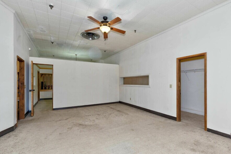 More Photos Of 1237 Broadway, Columbus Storefront For Sale