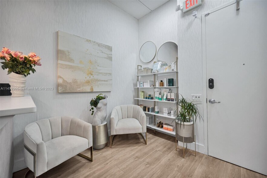 More Photos Of 1560 Lenox Ave, Miami Beach Office For Sale