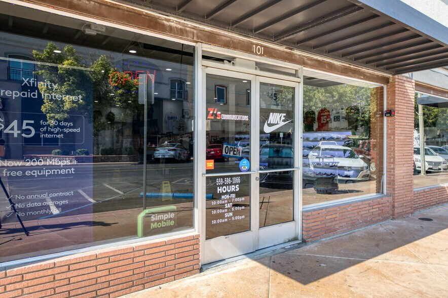 More Photos Of 101 N L St, Dinuba Storefront For Sale