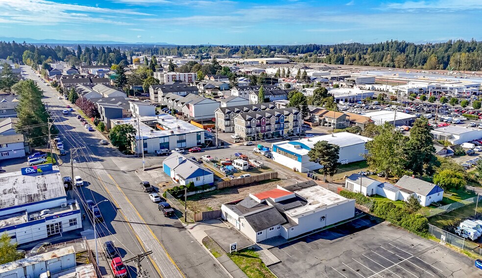 More Photos Of 3838 S Warner St, Tacoma Flex For Lease