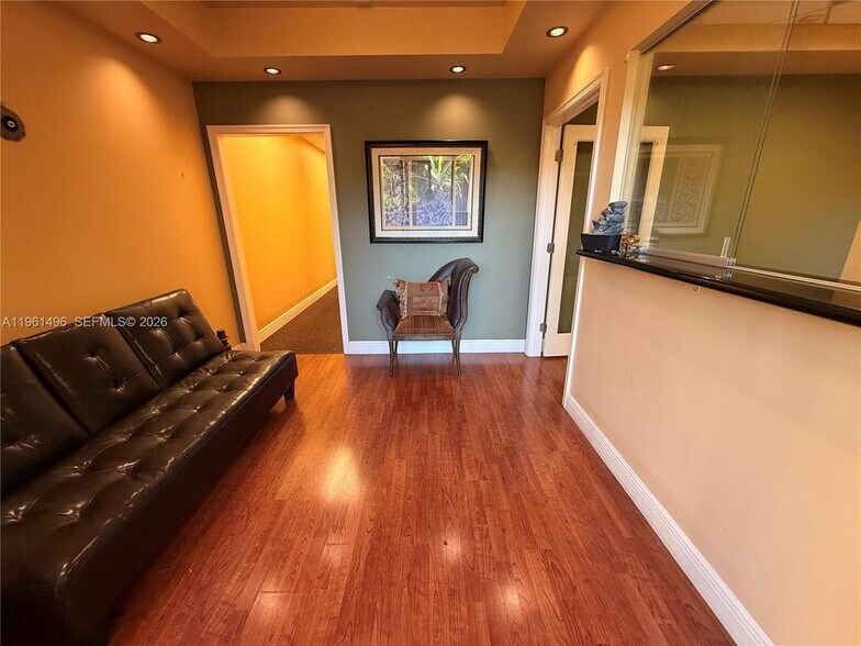 More Photos Of 2699 Stirling Rd, Fort Lauderdale Medical For Lease