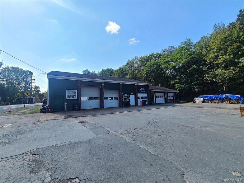 More Photos Of 36 Cold Spring Rd, Monticello Industrial For Sale