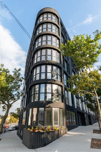 Primary Photo Of 160 Richmond Ter, Staten Island General Retail For Lease