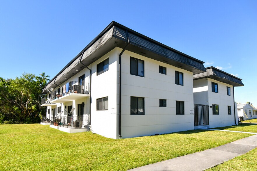 More Photos Of 17150 NE 23rd Ave, North Miami Beach Apartments For Sale