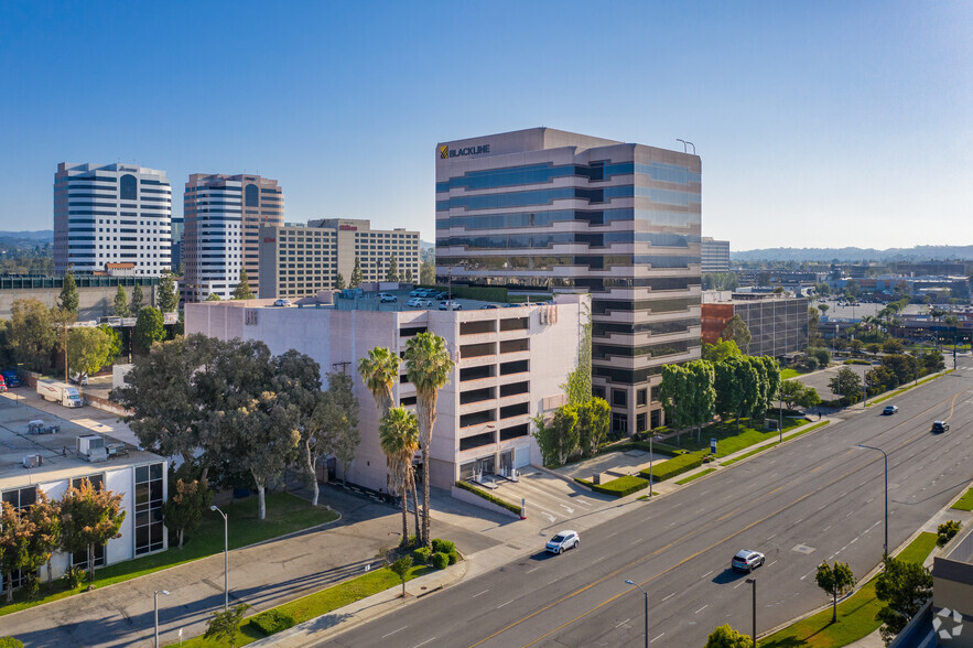 21300 Victory Blvd, Woodland Hills, CA 91367 - Office For Lease ...