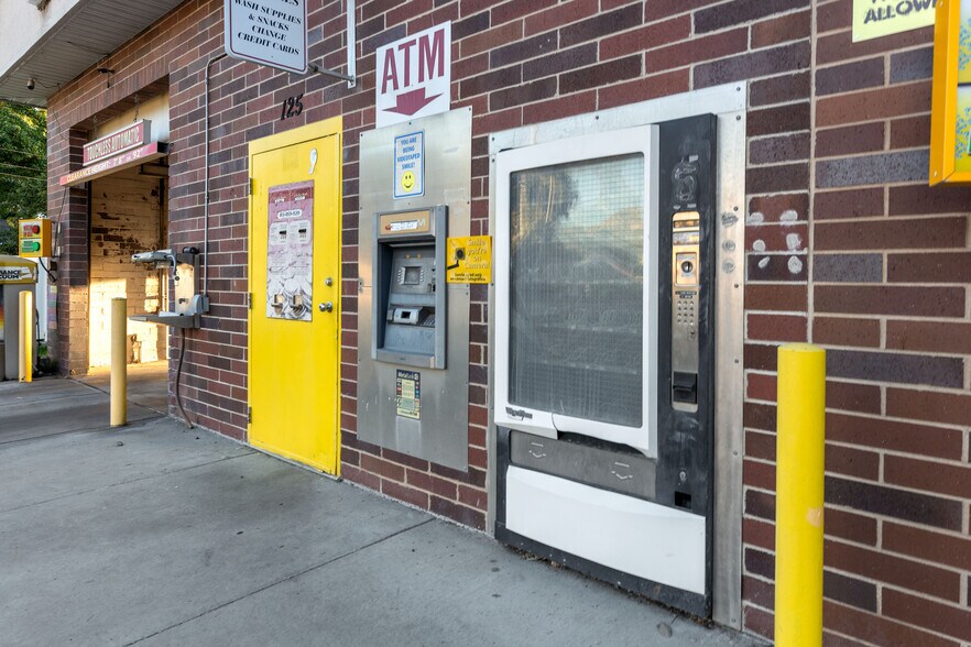 More Photos Of 125 W Center St, Pleasant Grove Specialty For Sale