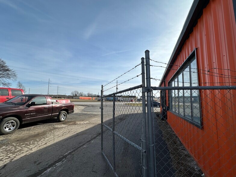 More Photos Of 2600 NE Hudson Rd, Rogers Industrial For Sale