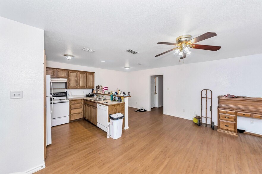 More Photos Of 175 Private Road 3459, Paradise Apartments For Sale