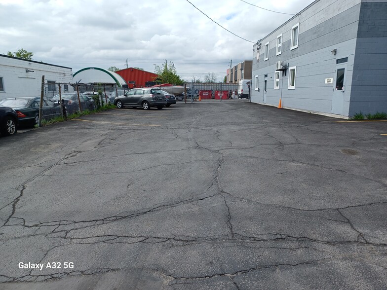 More Photos Of 39 Cleopatra Dr, Nepean Warehouse For Sale