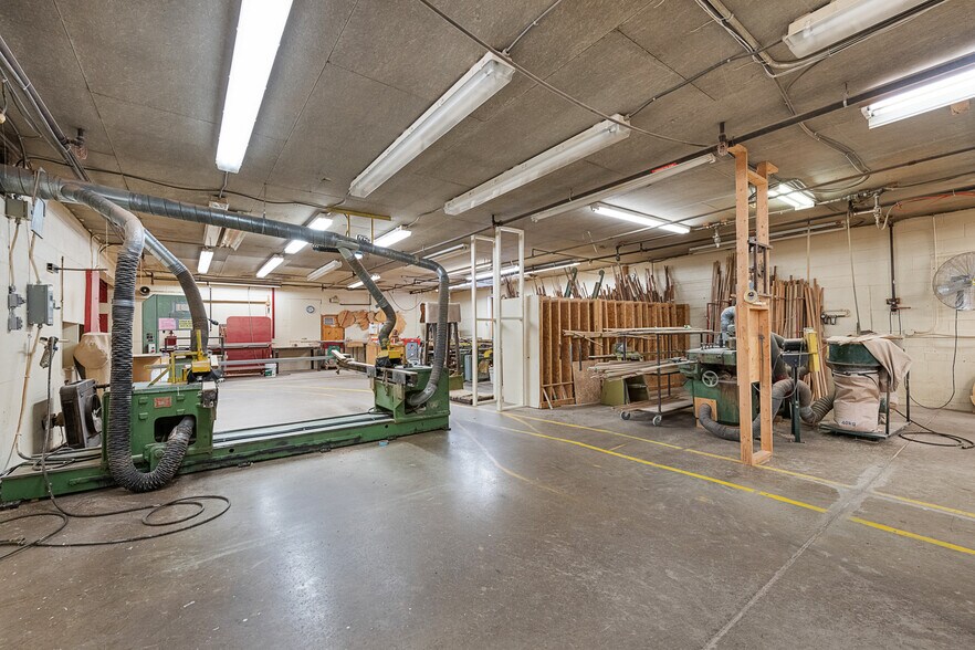 More Photos Of 14 Conway St, Madawaska Valley Manufacturing For Sale