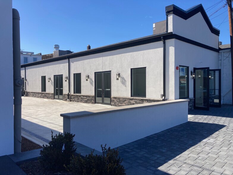 More Photos Of 459 Broadway, Westwood Restaurant For Lease