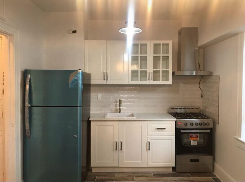 More Photos Of 9815 34th Ave, Corona Apartments For Sale