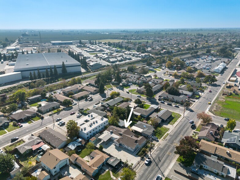 More Photos Of 431 W J St, Oakdale Assisted Living For Sale
