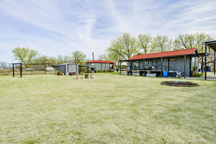 More Photos Of 2013 Bedford Ct, Weatherford Hospitality For Sale