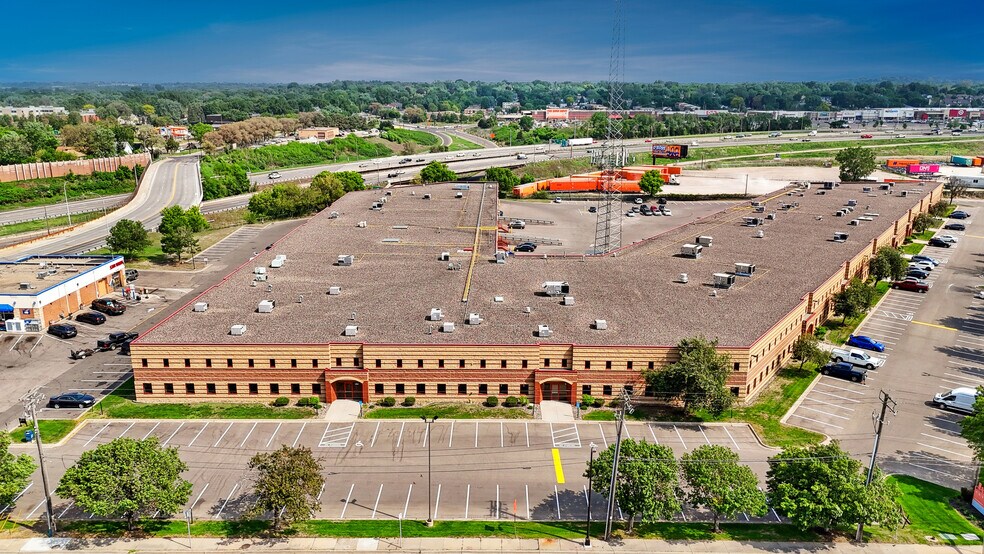 More Photos Of 1701-1719 NE Broadway St, Minneapolis Light Manufacturing For Lease