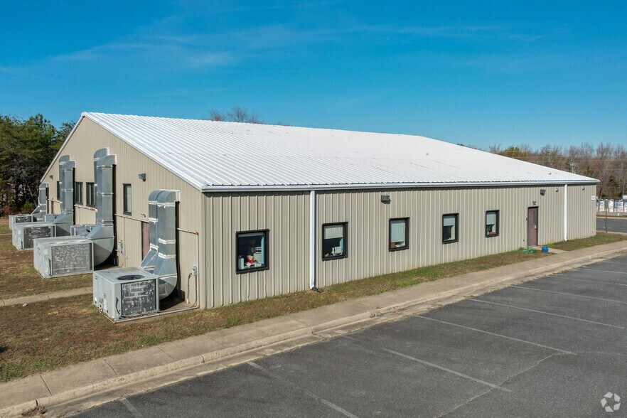 More Photos Of 9304 Onyx Ct, Fredericksburg Warehouse For Lease