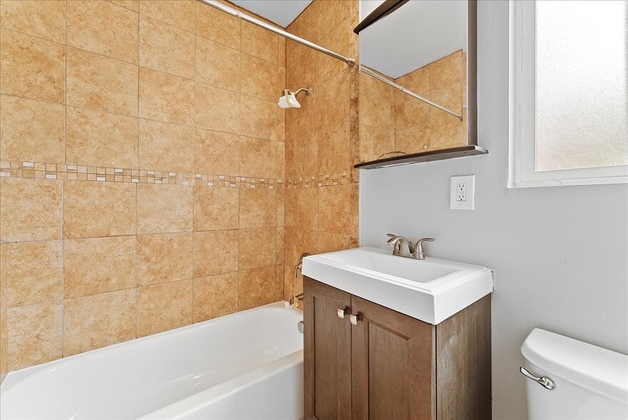 More Photos Of 622 S Pacific Coast Hwy, Redondo Beach Apartments For Sale