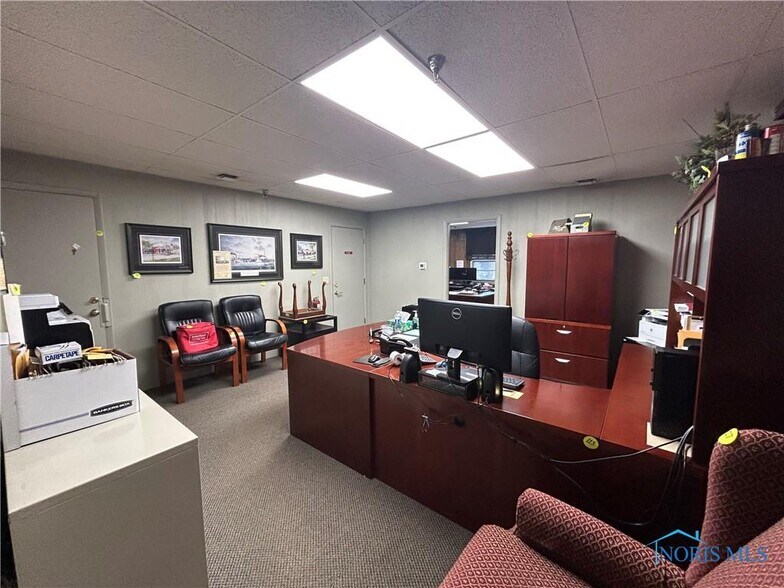 More Photos Of 446 N Wood St, Fremont Warehouse For Sale