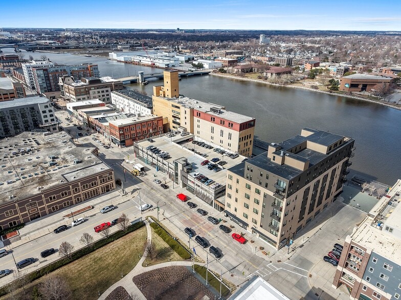 More Photos Of 335 N Washington St, Green Bay Apartments For Lease