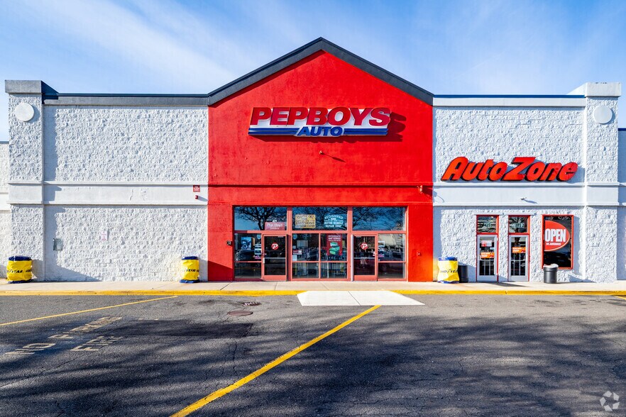 More Photos Of 367-425 N Service Rd, Patchogue General Retail For Lease
