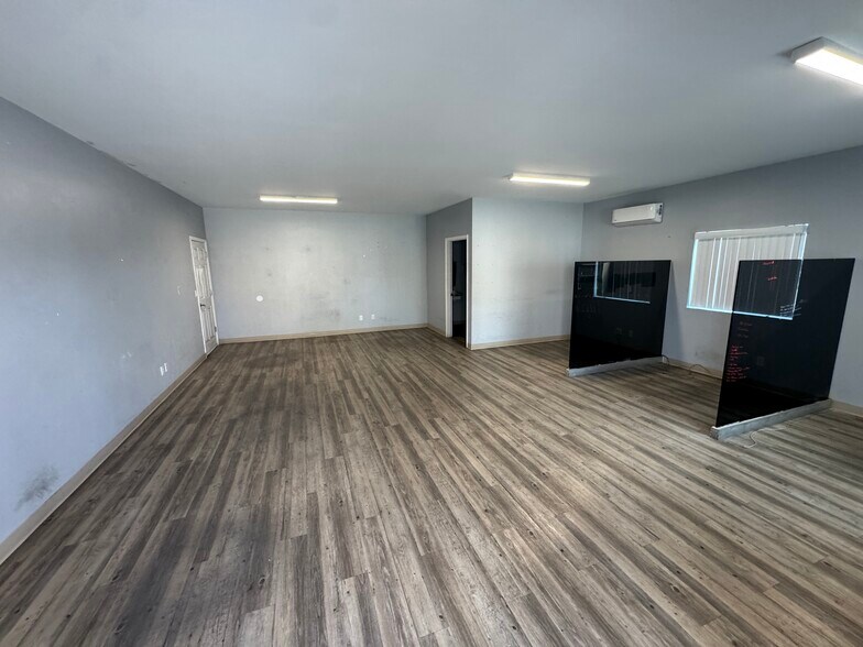 More Photos Of 3777 Ironbridge Blvd, Fort Myers Unknown For Lease