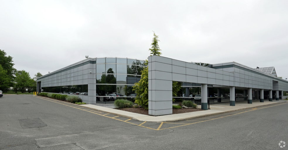 1800 Walt Whitman Rd, Melville, NY 11747 Office For Lease
