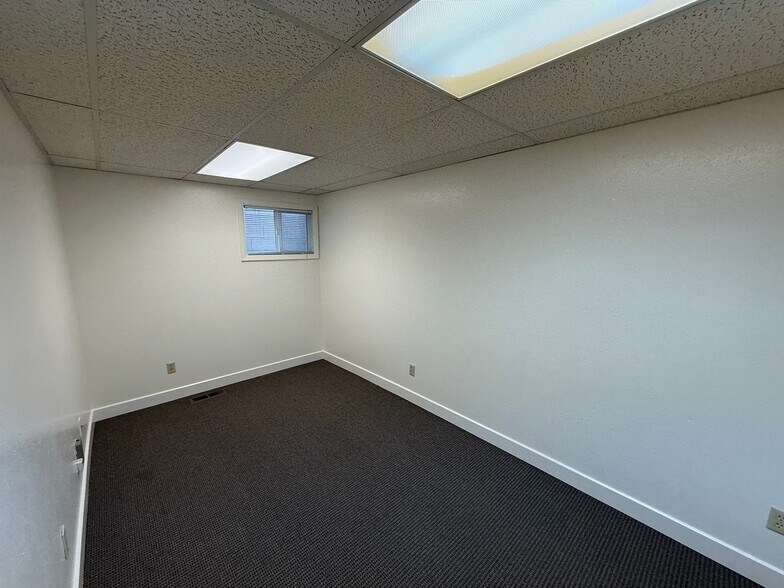 More Photos Of 1363-1367 Commercial St SE, Salem Office For Lease