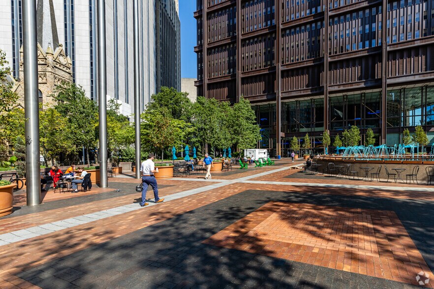 More Photos Of 600 Grant St, Pittsburgh Office For Lease