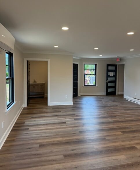 More Photos Of 12418 County Line Rd, Madison Office For Lease