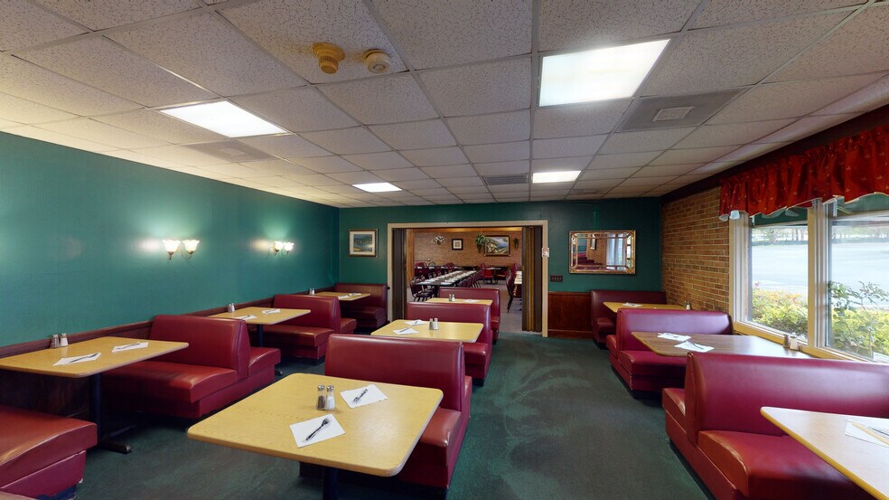 More Photos Of 1102 W Spring St, Monroe Restaurant For Sale