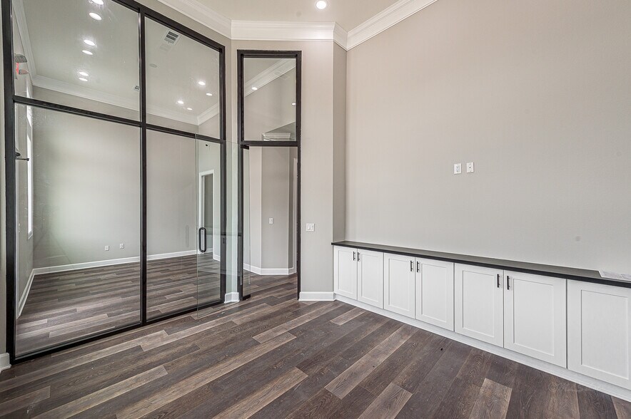 More Photos Of 2035 N Mason Dr, Katy Medical For Lease