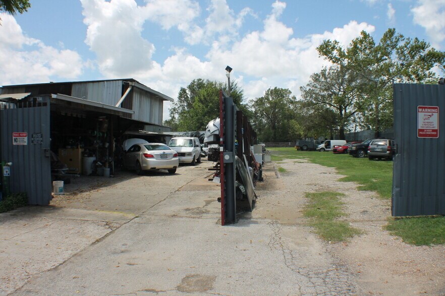 More Photos Of 13104 Cullen Blvd, Houston Land For Sale